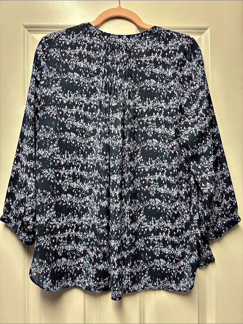 NYDJ Pintuck Blouse Floral Blouse in Blue & Pink Size Medium - Picture 2 of 3